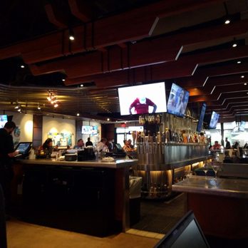 Yard House - New American Near Me - Phoenix, Arizona