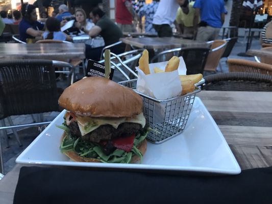 Clutch Burger by null