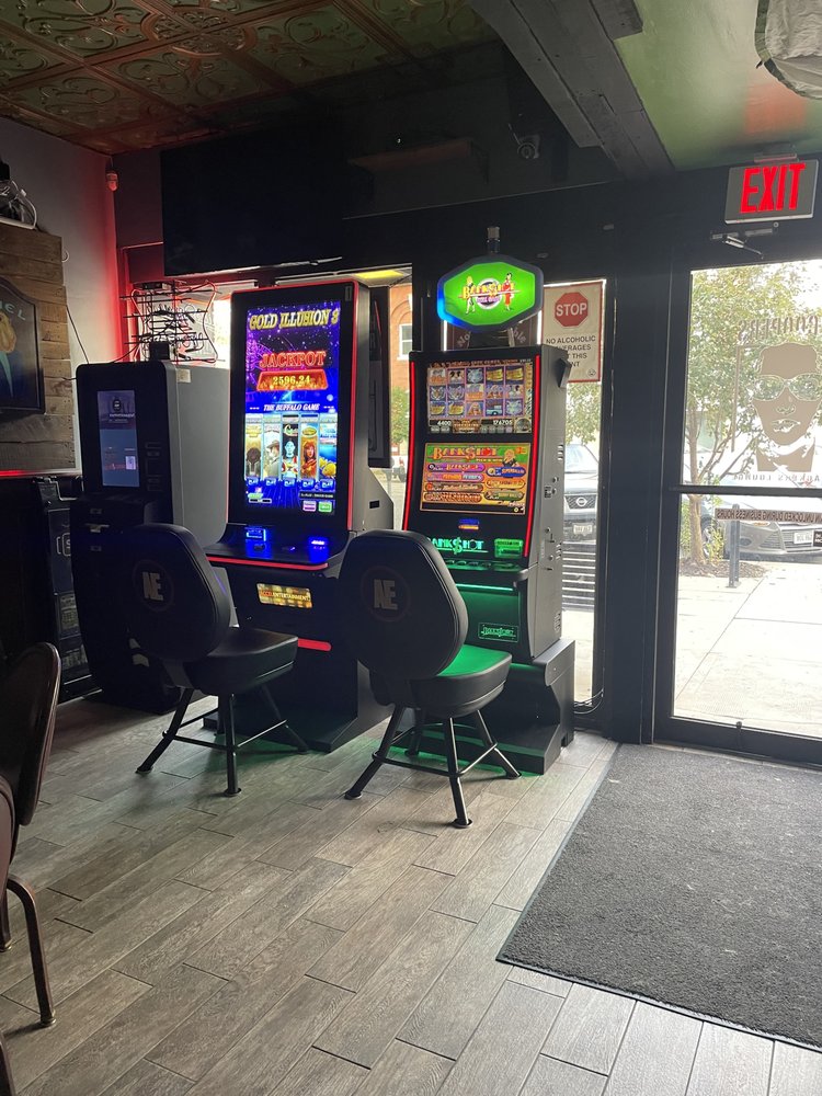 DB Cooper's Hijackers Lounge - wedding in Lincoln, NE