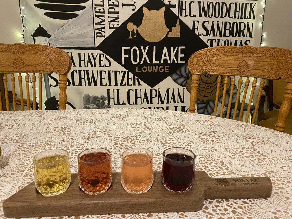 Fox Lake Lounge Logo