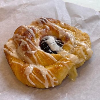 Union Cafe - Raspberry danish - Cafes Near Me - Lynn, Massachusetts