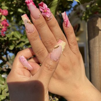 L’amore Nail Lounge - Nail Salons Near Me - Fresno, California L’amore Nail Lounge - Nail Salons Near Me - Fresno, California