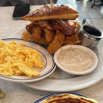 Bruncheon Las Colinas - Chicken and Texas Chicken & Bacon Waffles - Breakfast & Brunch Near Me - Irving, Texas Bruncheon Las Colinas - Chicken and Texas Chicken & Bacon Waffles - Breakfast & Brunch Near Me - Irving, Texas