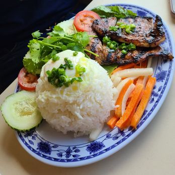 Trieu Chau Restaurant - Chicken & Mixed Veggies Lunch Combo (#94) - Vietnamese Near Me - Saint Paul, Minnesota