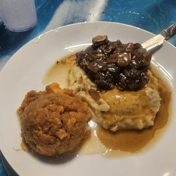 The Epicurean Table - Chopped steak meal with mashed potatoes and Yams - American Near Me - Hopkins, South Carolina