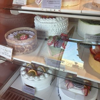 Oh My Pan Bakery & Cafe - Cake display as of June 2026 - Bubble Tea Near Me - San Gabriel, California Oh My Pan Bakery & Cafe - Cake display as of June 2026 - Bubble Tea Near Me - San Gabriel, California