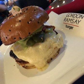 Gordon Ramsay Burger Las Vegas - Hell's Kitchen Burger - Burgers Near Me - Las Vegas, Nevada