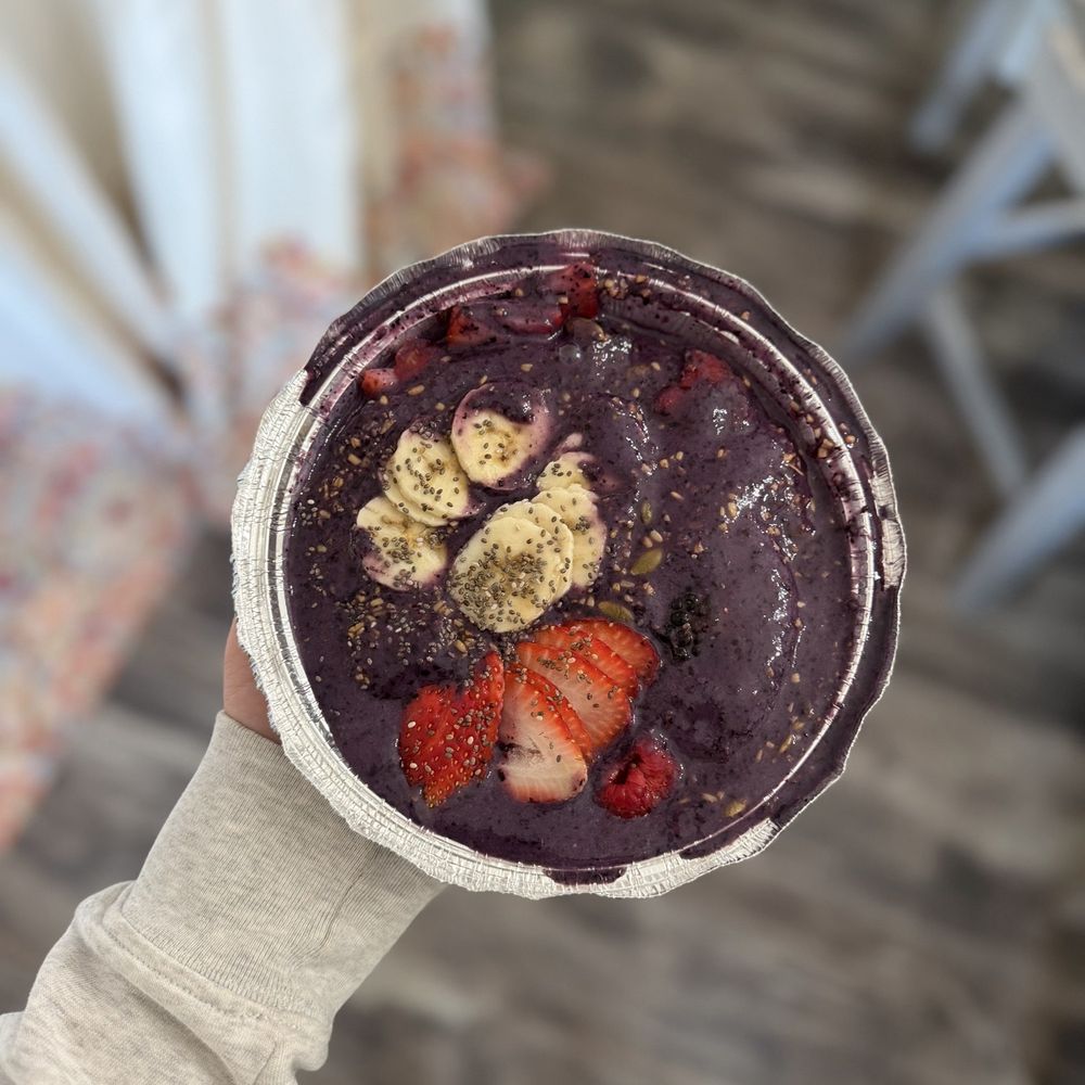 Kitchenette - Acai Bowl - Breakfast & Brunch Near Me - Templeton, California Kitchenette - Acai Bowl - Breakfast & Brunch Near Me - Templeton, California