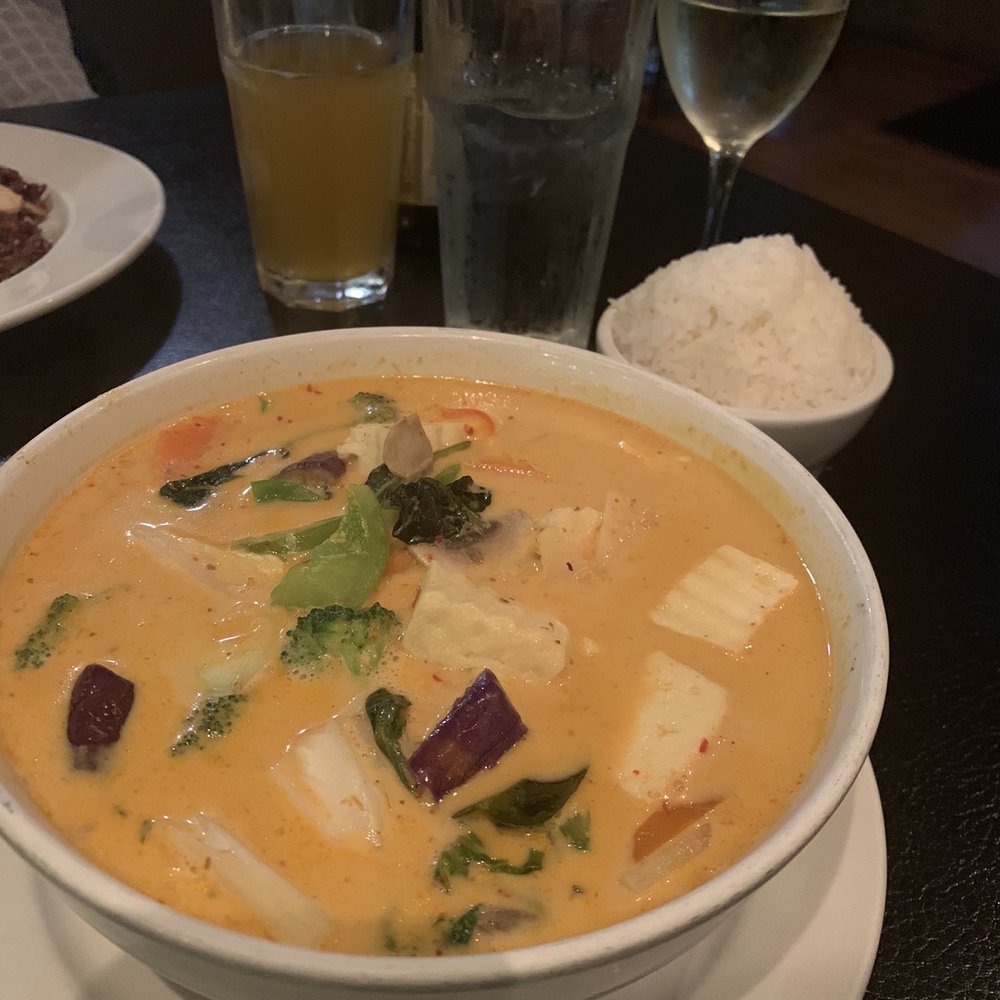 altThai - Red Curry with tofu - Thai Near Me - Arlington Heights, Illinois altThai - Red Curry with tofu - Thai Near Me - Arlington Heights, Illinois