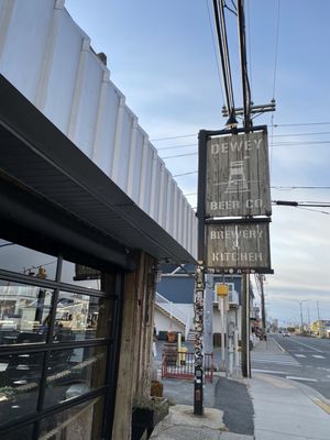Dewey Beer Co. by null