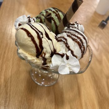 Mango Mango Desserts - 105. Triple Ice Cream Delight Green Tea, Vanilla, Mango with Chocolate Syrup - Desserts Near Me - Cherry Hill, New Jersey