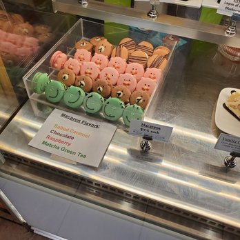A La Mousse - Macarons - Desserts Near Me - Philadelphia, Pennsylvania A La Mousse - Macarons - Desserts Near Me - Philadelphia, Pennsylvania