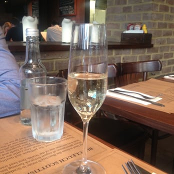 BRGR.CO - Was disappointed with the amount of Prosecco they serve.  Too little for £5 - Burgers Near Me - London, XGL