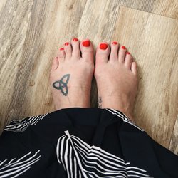 Four Seasons Nails - Treated myself to a relaxing pedicure and a splash of beautiful nail polish!