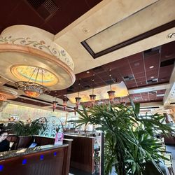 The Cheesecake Factory - Inside