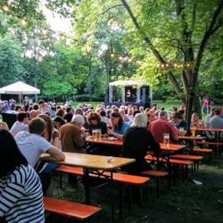Ringparkfest - Im Hintergrund die Bühne für die Bands