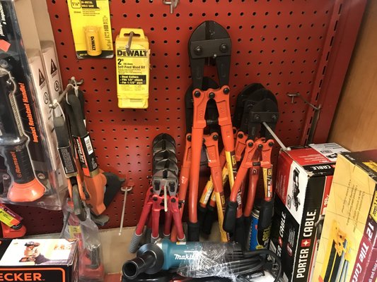 Mushtari Hardware & Garden by null