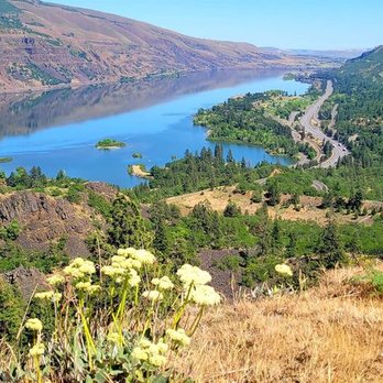 Tom McCall Preserve at Rowena - Views of Columbia River - Hiking Near Me - Mosier, Oregon