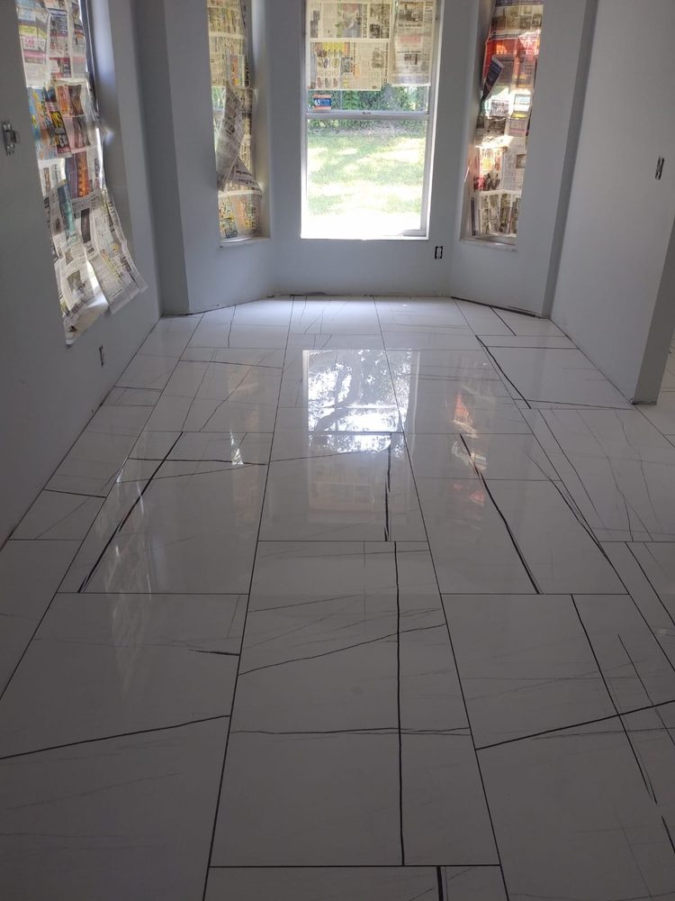 FLOOR CENTER OF TAMPA BAY 5107 W Idlewild Ave, Tampa, Florida