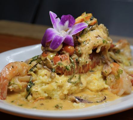Allison’s Restaurant & Bar by null