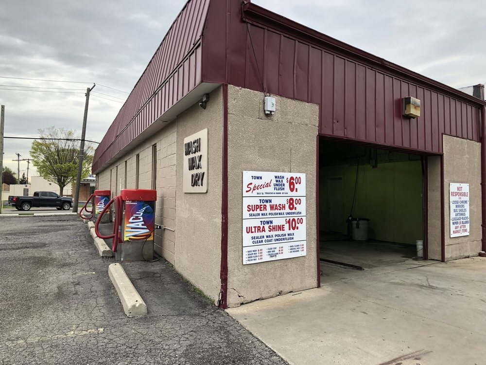 TOWN AUTO WASH Updated April 2024 3715 Oakwood Blvd, Melvindale