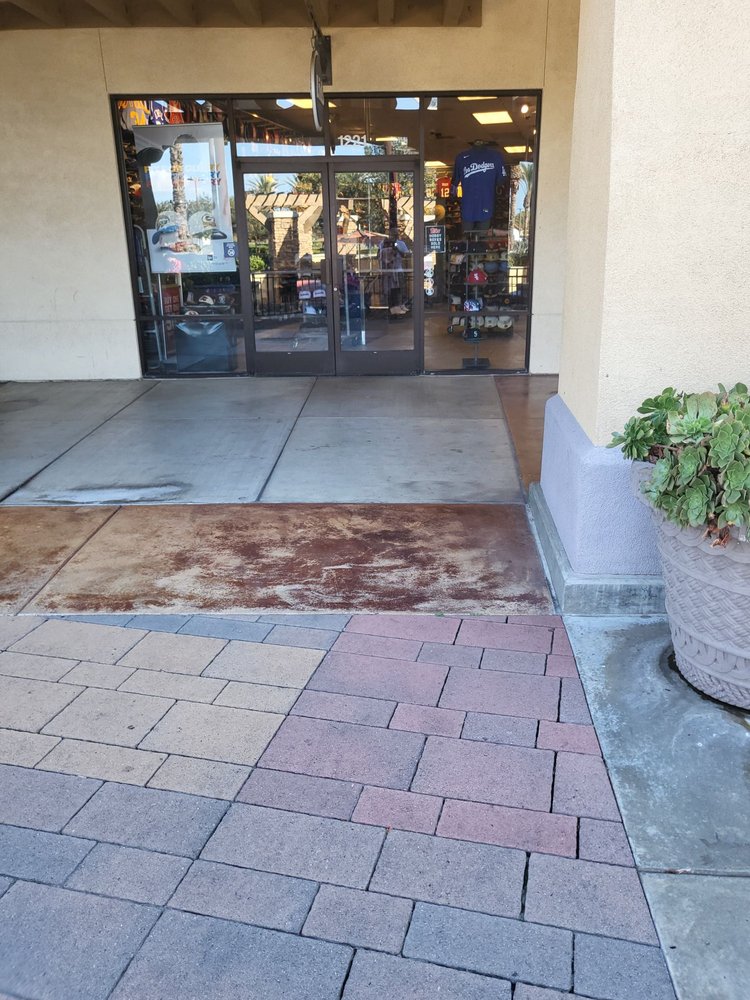 LIDS Updated September 2024 17 Reviews 630 Ventura Blvd