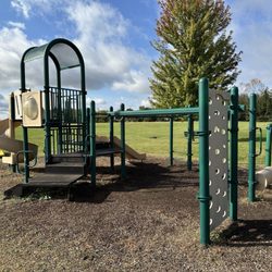 Somers Memorial Park - Middle size playground