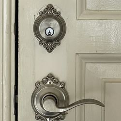 Terrell Plaza Lock & Key Shop - Schlage Deadbolt & matching Lever