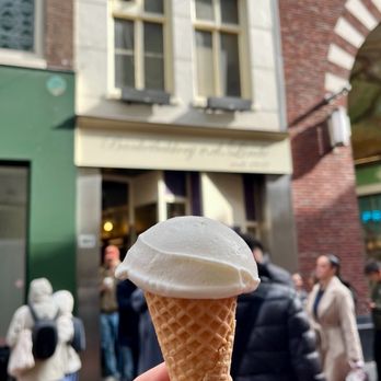 Banketbakkerij van der Linde - Small cone - Ice Cream & Frozen Yogurt Near Me - Amsterdam, New Hampshire Banketbakkerij van der Linde - Small cone - Ice Cream & Frozen Yogurt Near Me - Amsterdam, New Hampshire