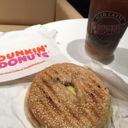 Dunkin' Donuts - Egg, Bacon and Cheese Bagel