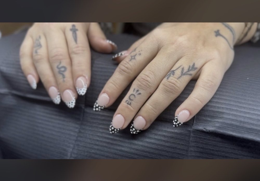 W1ck3d Nailz Studio Logo