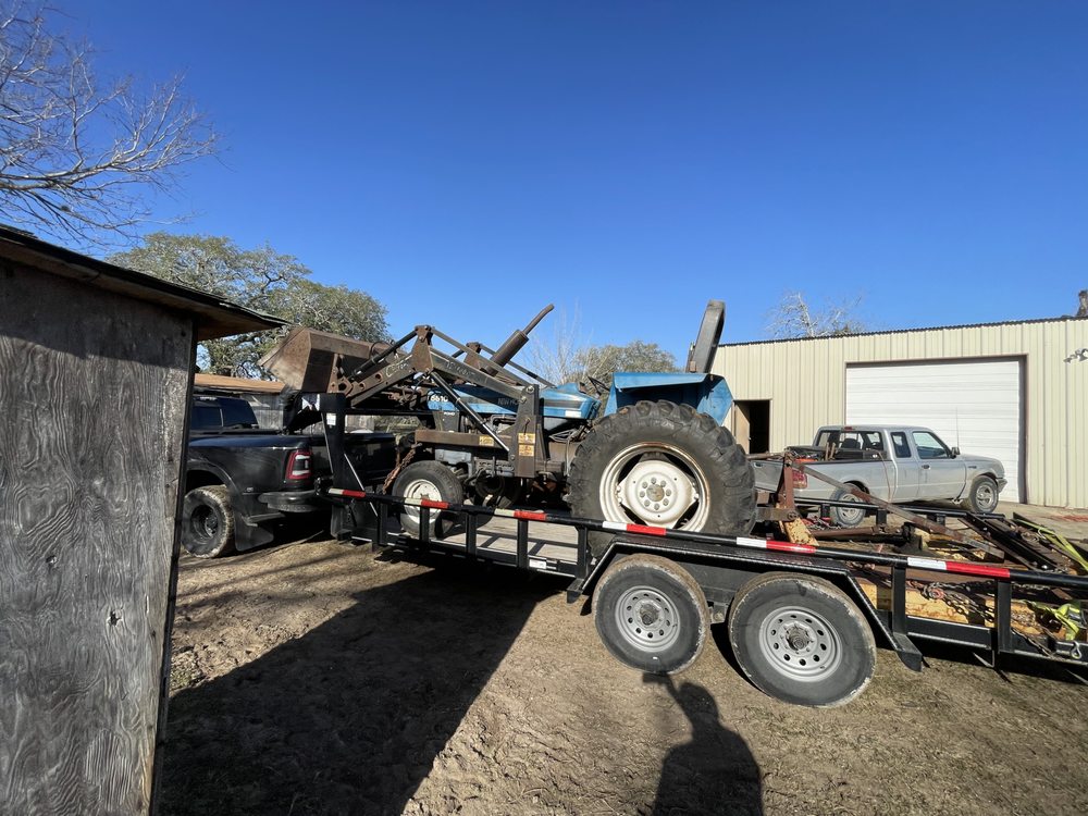 PACK RAT’Z DUMPSTERS Updated July 2024 12 Photos Adkins, Texas