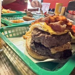 Apehangers - Apehanger burger