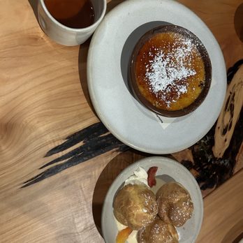 Slanted Door - Crème brûlée & Cream puffs - Vietnamese Near Me - Napa, California Slanted Door - Crème brûlée & Cream puffs - Vietnamese Near Me - Napa, California