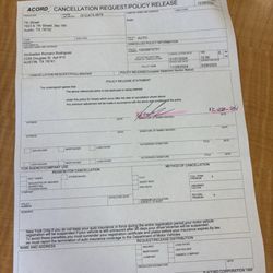 A-MAX Auto Insurance - Foto que tome con el teléfono cuando ella se negó a darme el soporte