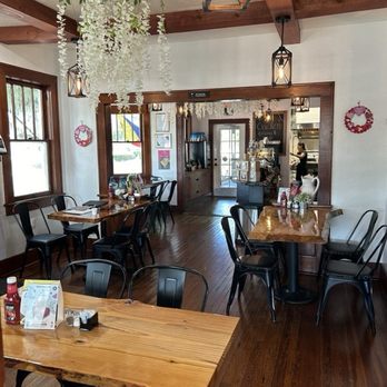 Susana's Cafe - Interior seating - Cafes Near Me - Kissimmee, Florida Susana's Cafe - Interior seating - Cafes Near Me - Kissimmee, Florida