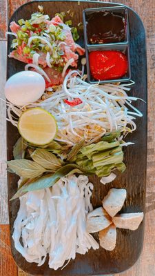 Bamee Tee - Vietnamese Sandwiches, Milk Teas, & Snacks by null