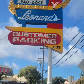 Leonard's Bakery - Sign out front - Bakeries Near Me - Honolulu, Hawaii Leonard's Bakery - Sign out front - Bakeries Near Me - Honolulu, Hawaii