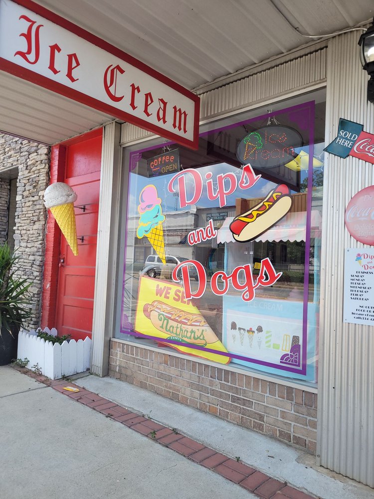 DIPS AND DOGS Updated September 2024 29 Photos 72 S Foreat Ave