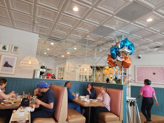 5800 North Cafe by null