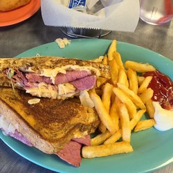 Five 5 Grille - Reuben and fries