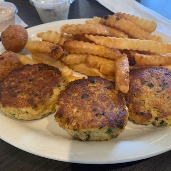 Doc's Seafood & Steaks - Crab cakes - Seafood Near Me - Orange Beach, Alabama
