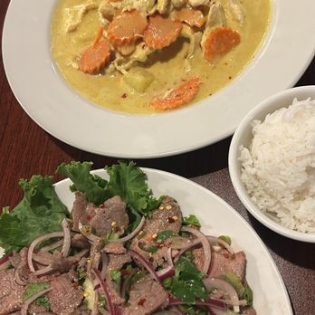 Pad Thai Cafe - Yellow curry - Thai Near Me - Glendale, Arizona