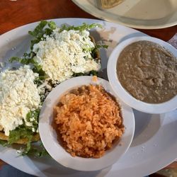 La Flor de Michoacan - Sopes plate