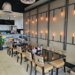 Pho Akaushi & Seafood - Interior