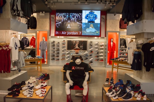 Tops Bottoms 3960 W Madison St Chicago Il Rubber Plastic Footwear Retail Mapquest