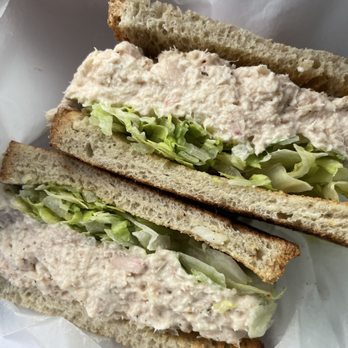 Pauli's Deli & Bagels - Delis Near Me - Norwalk, Connecticut