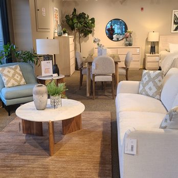 apt. by HomeWorld - Furniture Stores Near Me - Honolulu, Hawaii