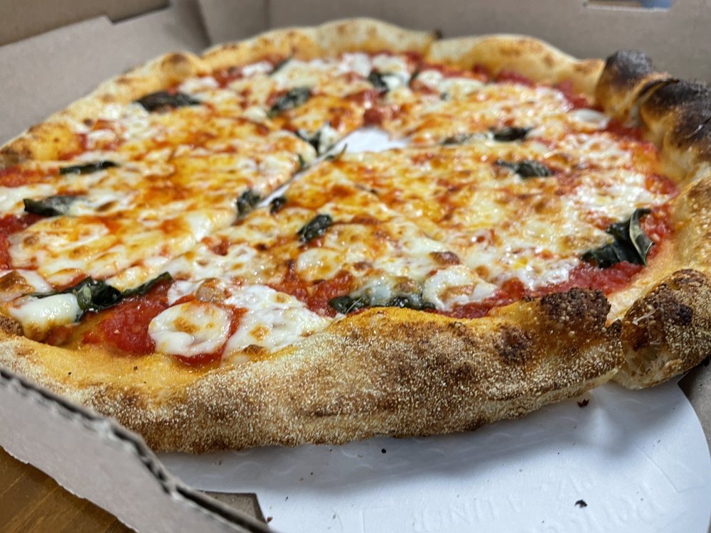 Gus Franco's Pizza Logo