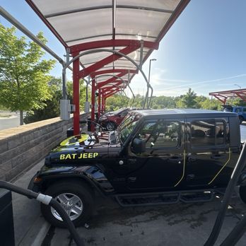 Tommy's Express® Car Wash - The BATJEEP is clean!! Not a bad place to get a car wash. They even have things to clean your floor mats!! Good to go - Car Wash Near Me - Overland Park, Kansas